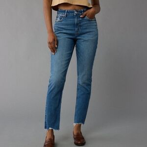 NWOT American Eagle Strigid Mom Jean Size 0 Short